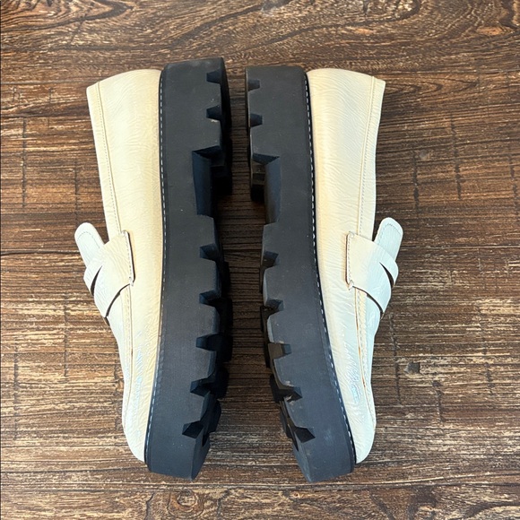 Franco Sarto Bazel Balin Lug Sole Penny Loafer Cream Crinkle Patent Size 9.5 - Picture 8 of 10